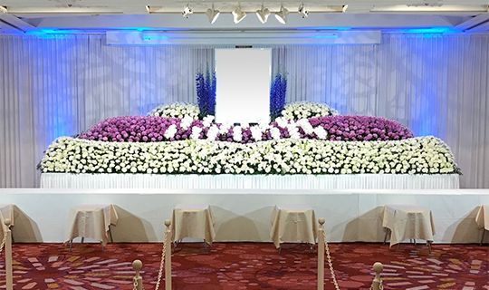 お別れの会・偲ぶ会・社葬の祭壇事例