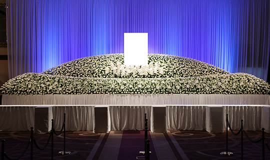 お別れの会・偲ぶ会・社葬の祭壇事例