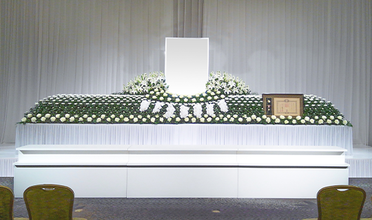 お別れの会・偲ぶ会・社葬の祭壇事例